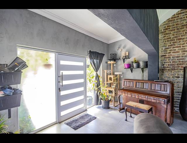 4 BEDROOM HOUSE FOR SALE IN LONG ACRES COUNTRY ESTATE